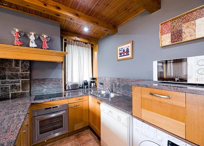 Casa Lola Pirene